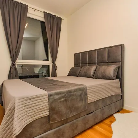 Bulevar Apartman *